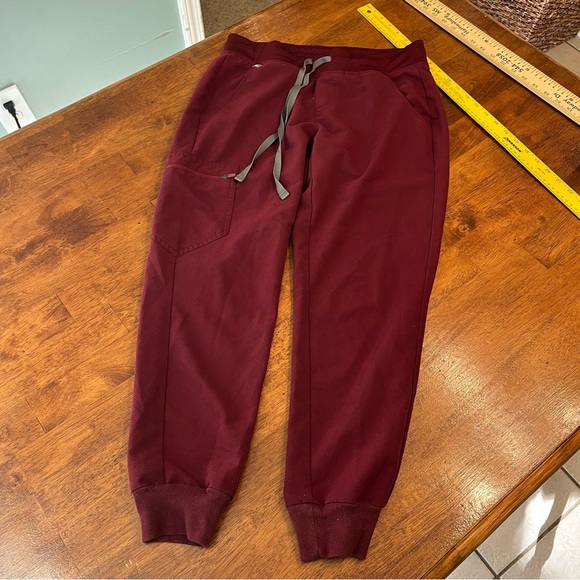 Figs maroon jogger scrub pants size small PO# 1777 - Picture 1 of 10